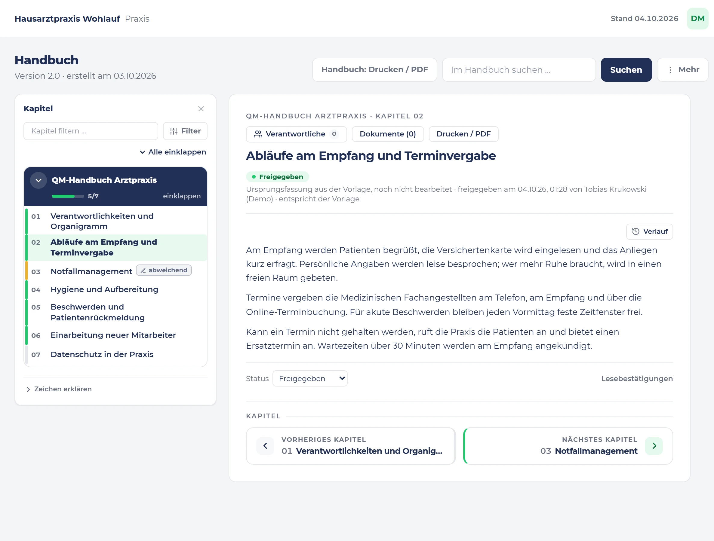 Kapitel „Abläufe am Empfang und Terminvergabe“ im QM-Handbuch Arztpraxis in s.ub-ims, freigegeben; links die sieben Kapitel des Handbuchs.